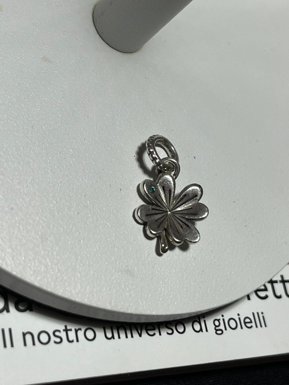 Charm Pendente Quadrifoglio con Perlina in Argento