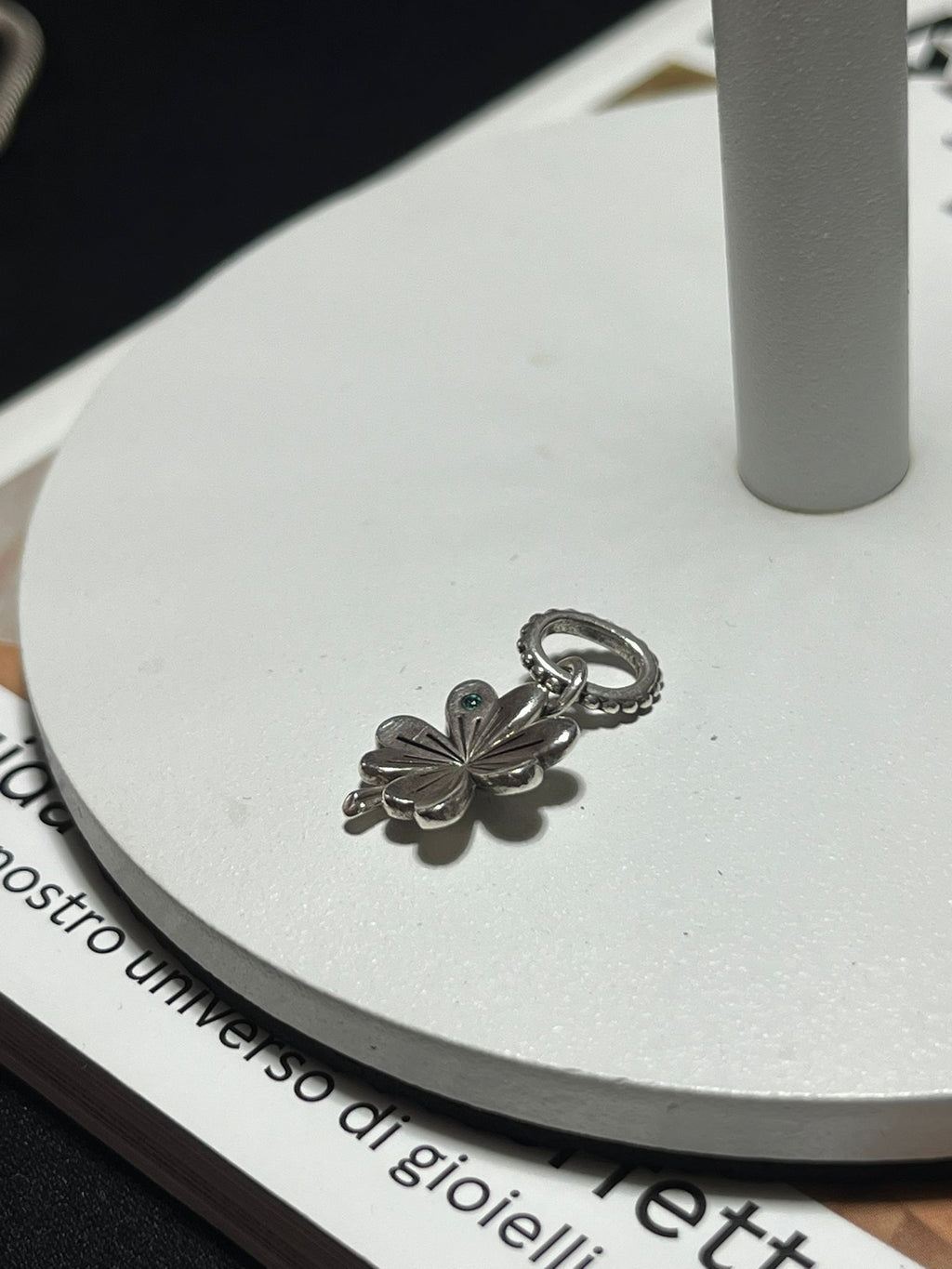 Charm Pendente Quadrifoglio con Perlina in Argento